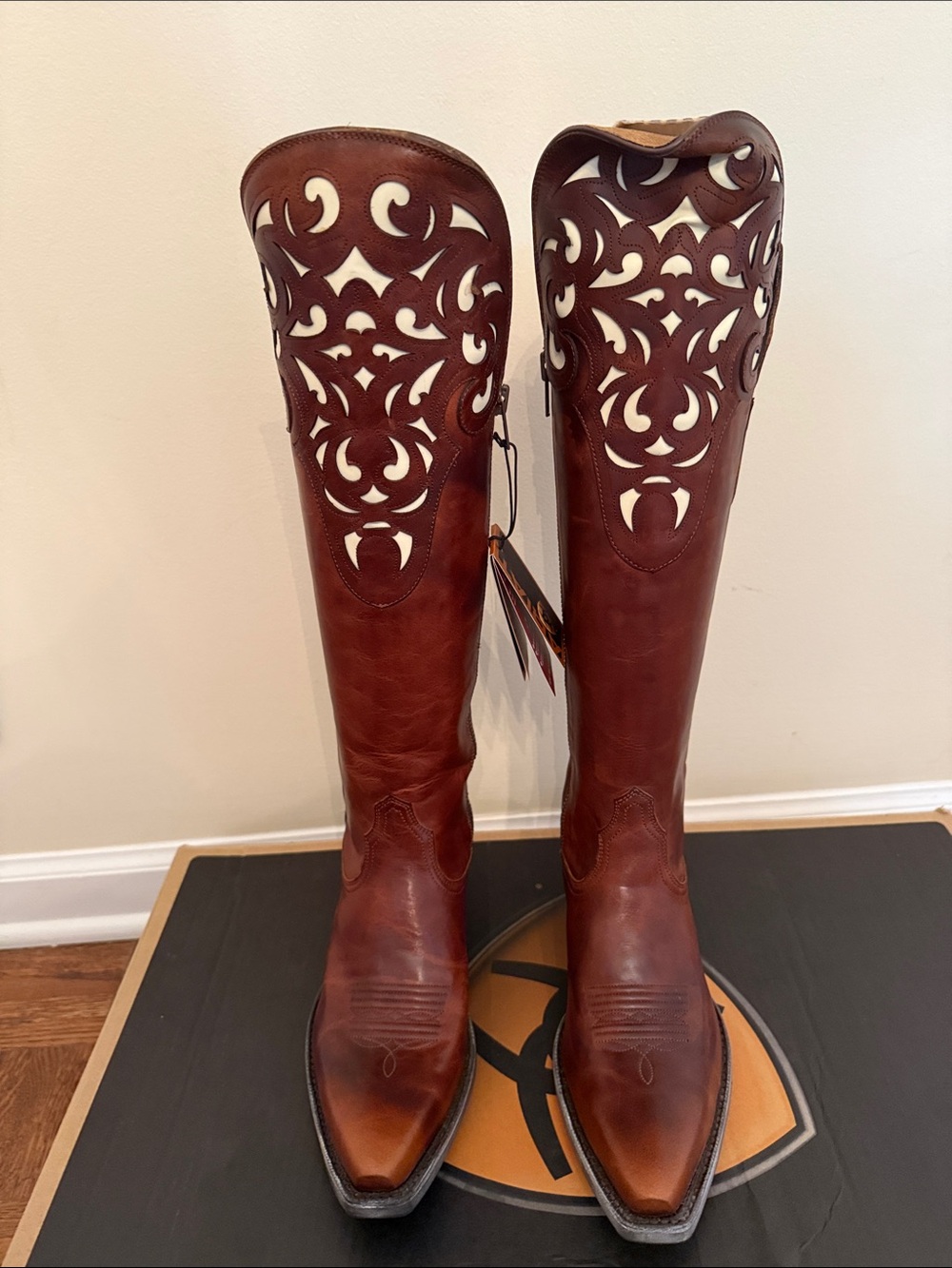 New Ariat Hacienda boots 8